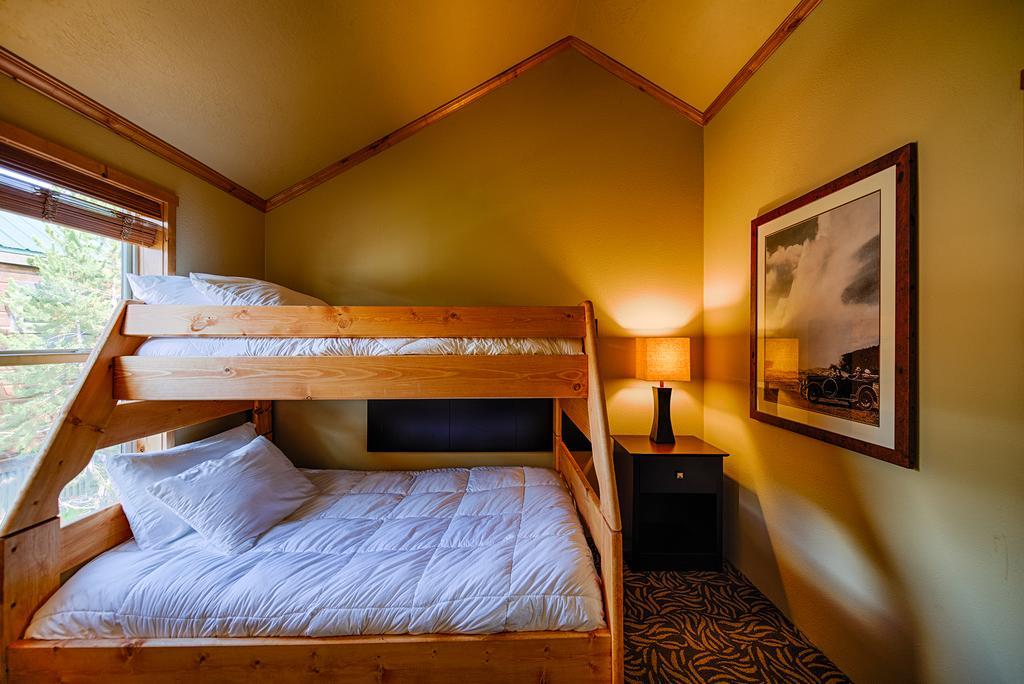 Explorer Cabins At Yellowstone Вест-Йеллоустоун Екстер'єр фото