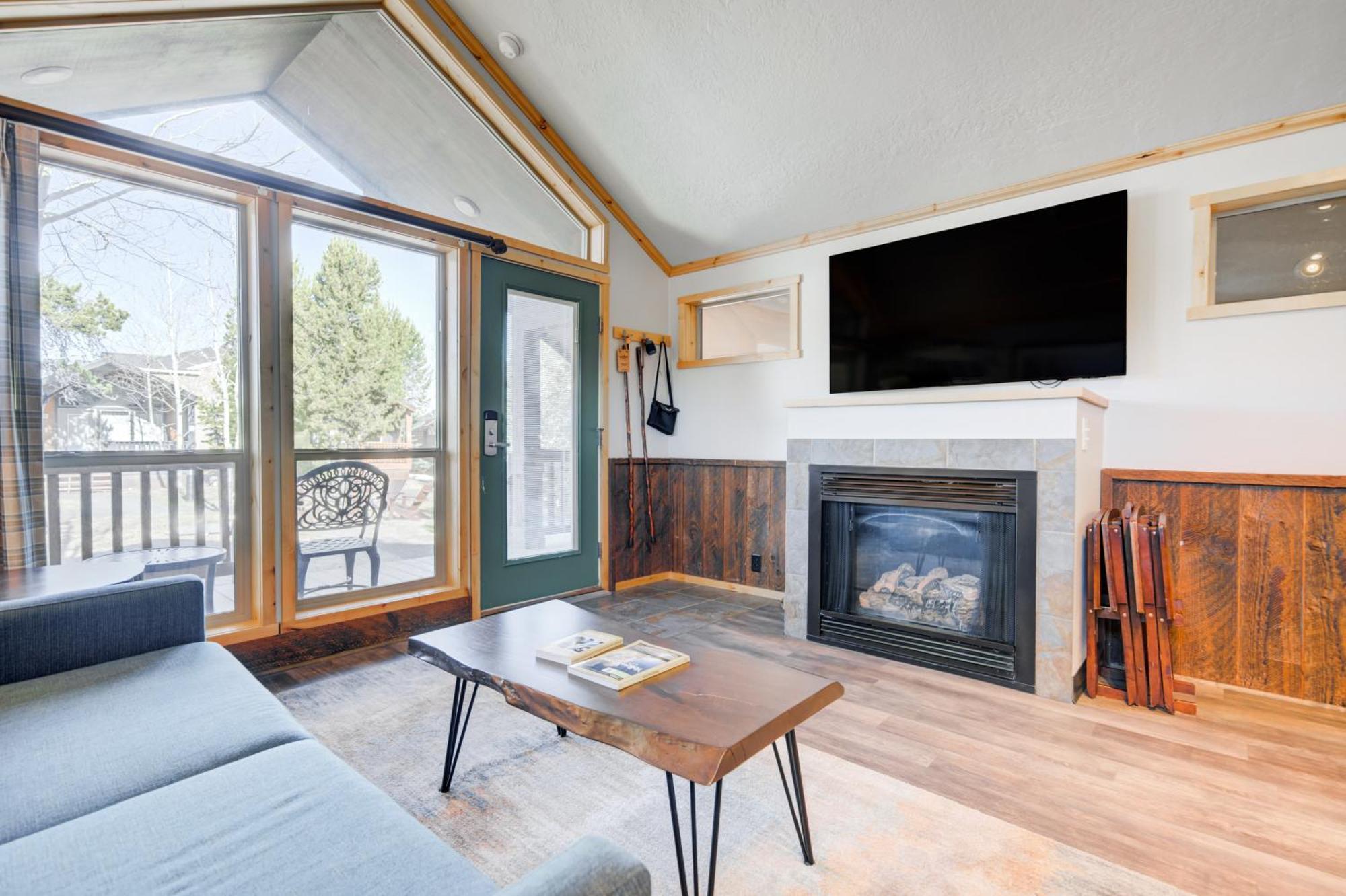 Explorer Cabins At Yellowstone Вест-Йеллоустоун Екстер'єр фото